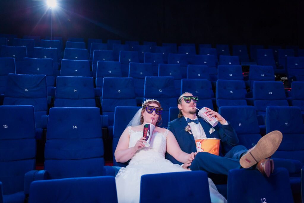 Hochzeitsfotograf Ulm -Brautpaar im Kino - Fotoshooting im Dietrich Theater Neu-Ulm- Michael Grohs Fotografie
