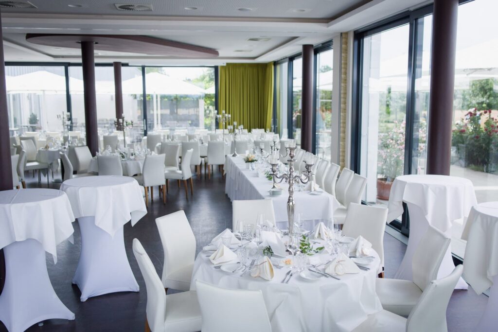 Tischdeko Hochzeitstisch - Dekoration Hochzeit - Hochzeitsfotografie Neu-Ulm